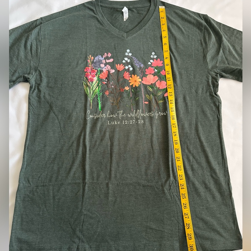 Love & Faith Olive Green T-Shirt - Women’s Size XL